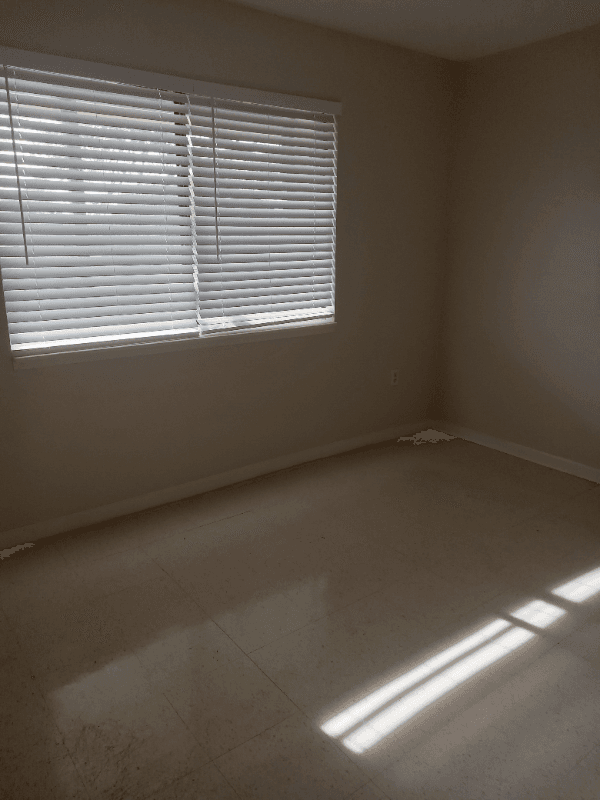 Sanford Apartment: 2541 S Myrtle Ave