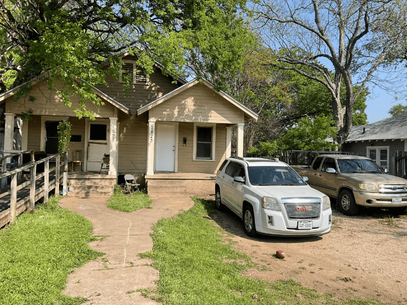 WACO Multiplex: 1823 REUTER AVENUE