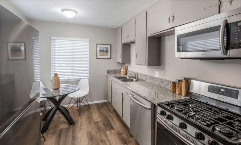 San Diego Apartment: 4473 Menlo Ave