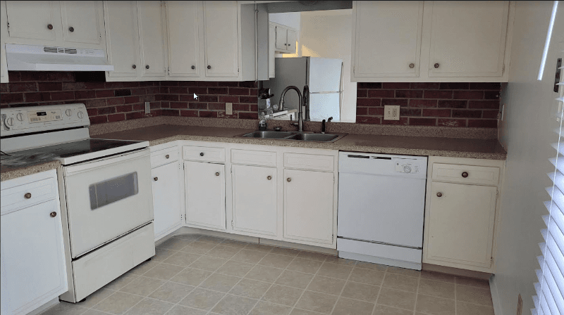 Lansing Townhome: 2819 Stoneleigh Dr