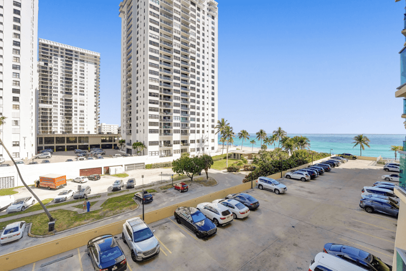 Hollywood Condo: 2501 S Ocean Dr