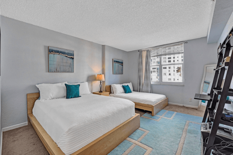 Hollywood Condo: 2501 S Ocean Dr