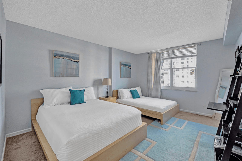 Hollywood Condo: 2501 S Ocean Dr