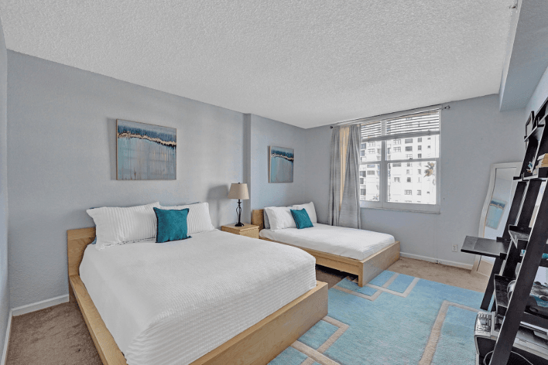 Hollywood Condo: 2501 S Ocean Dr