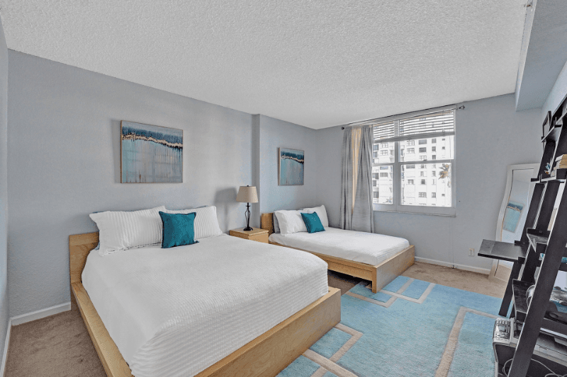 Hollywood Condo: 2501 S Ocean Dr