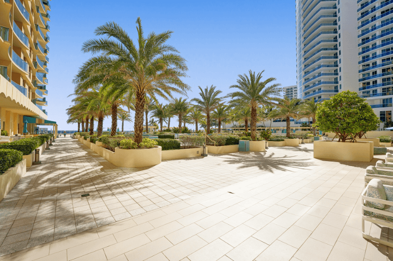 Hollywood Condo: 2501 S Ocean Dr
