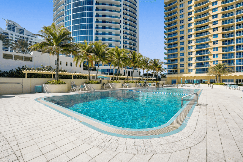 Hollywood Condo: 2501 S Ocean Dr