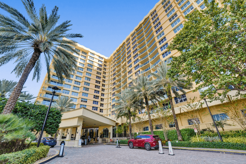 Hollywood Condo: 2501 S Ocean Dr