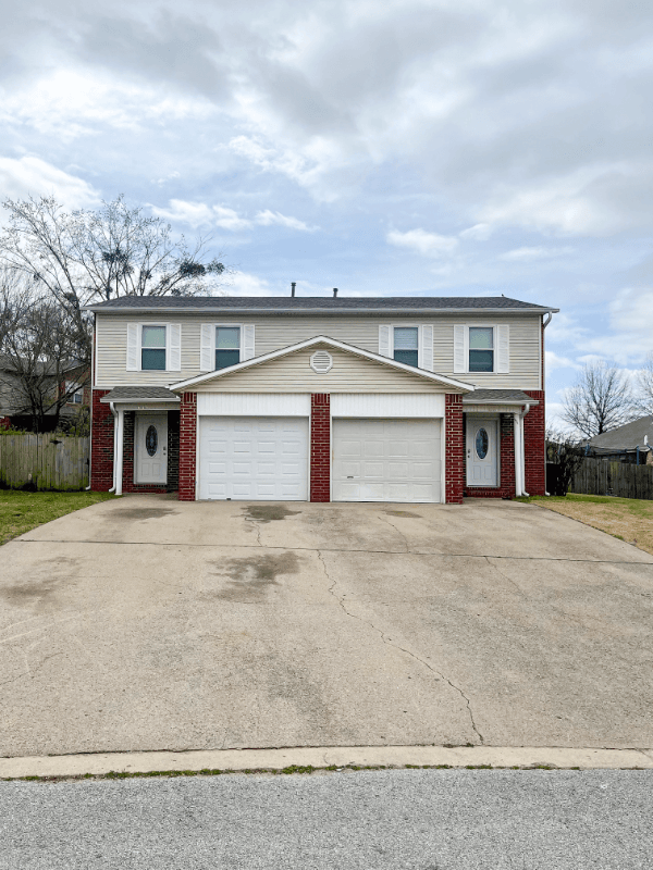 Fayetteville Townhome: 617 Moan Place