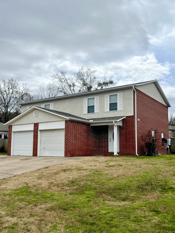 Fayetteville Townhome: 617 Moan Place