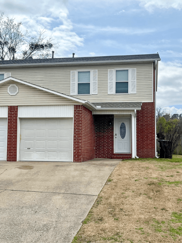 Fayetteville Townhome: 617 Moan Place