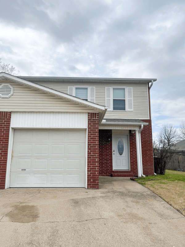 Fayetteville Townhome: 617 Moan Place