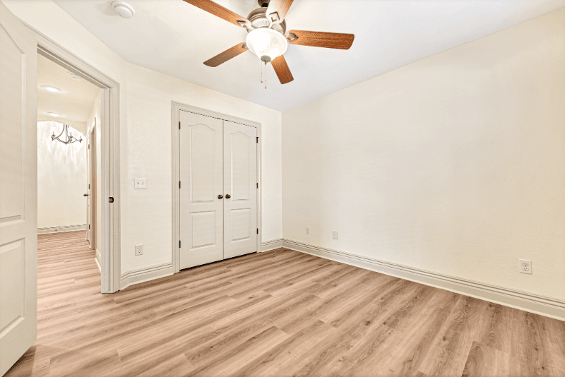Bentonville House: 103 NE Chicory Ln