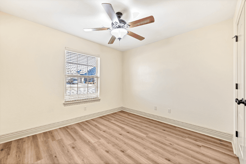 Bentonville House: 103 NE Chicory Ln