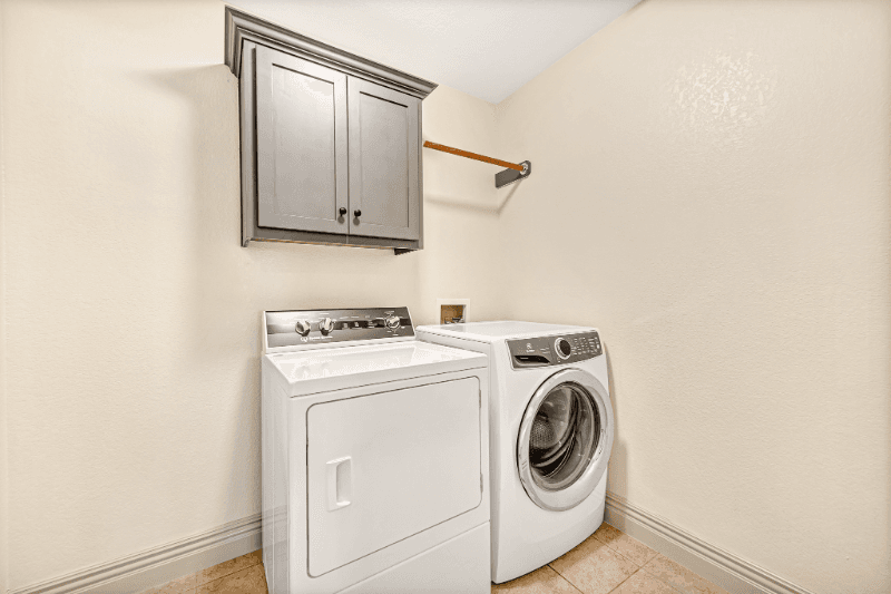 Bentonville House: 103 NE Chicory Ln