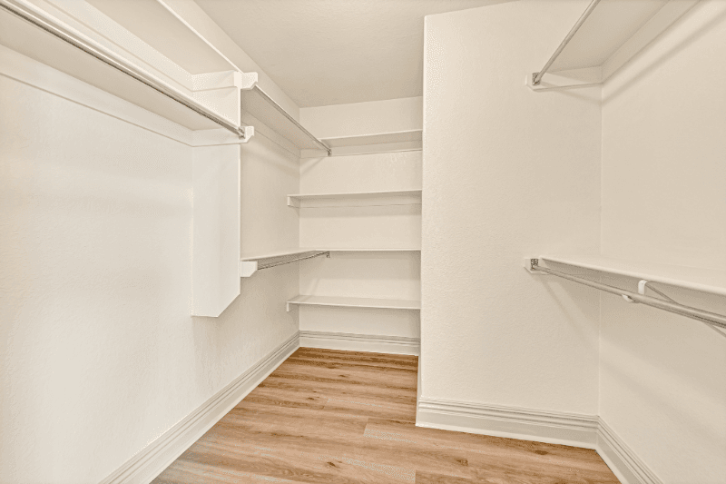 Bentonville House: 103 NE Chicory Ln