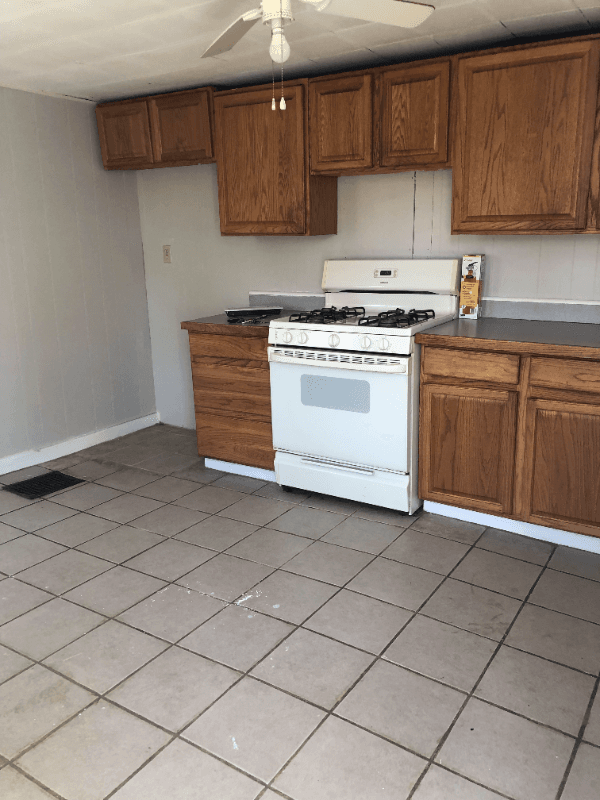 Liverpool House: 206 Balsam St