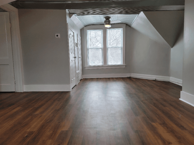 New Albany House: 1940 Center St