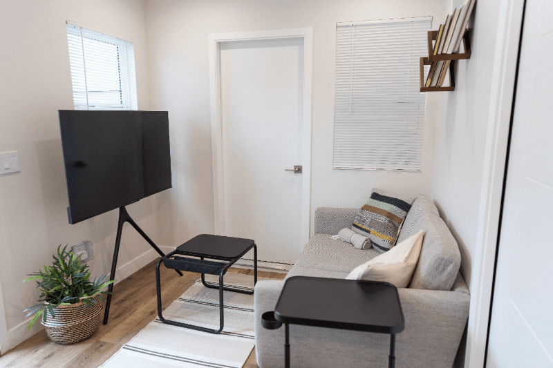 NORTH HOLLYWOOD Apartment: 11249 HUSTON ST