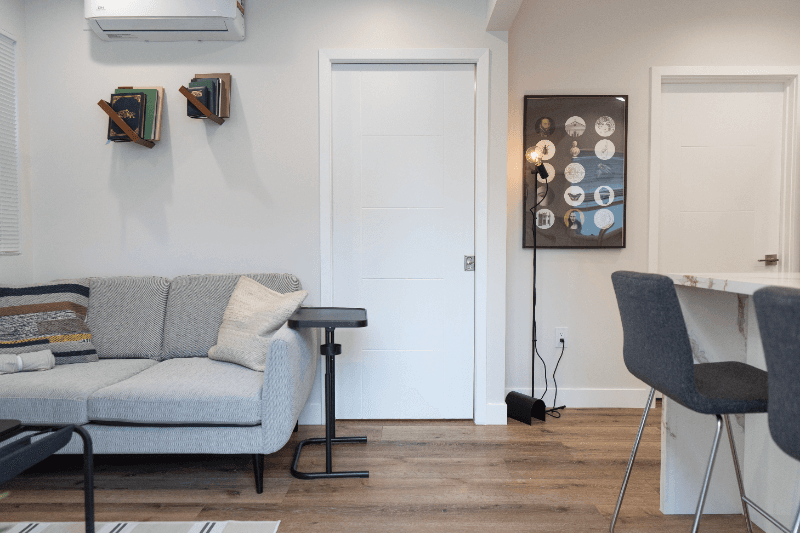 NORTH HOLLYWOOD Apartment: 11249 HUSTON ST