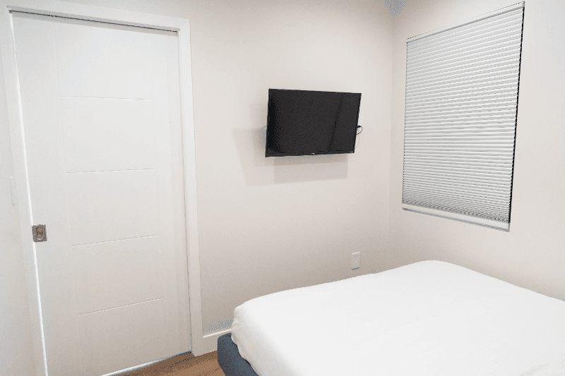 NORTH HOLLYWOOD Apartment: 11249 HUSTON ST