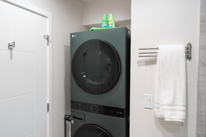 NORTH HOLLYWOOD Apartment: 11249 HUSTON ST