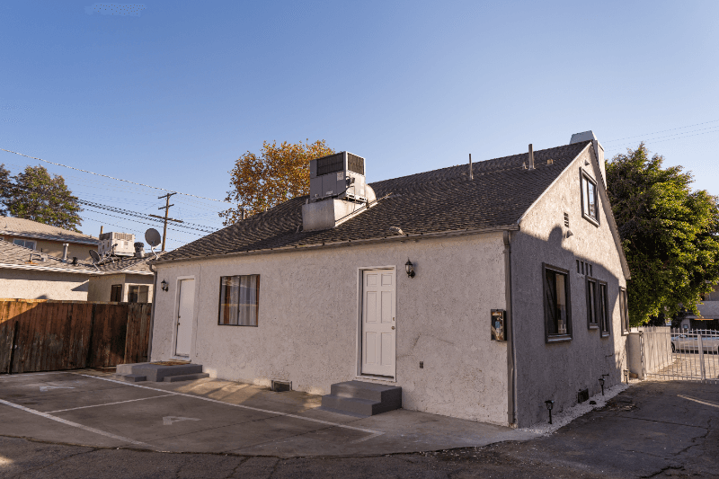NORTH HOLLYWOOD House: 11247 HUSTON ST