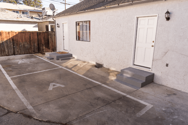 NORTH HOLLYWOOD House: 11247 HUSTON ST