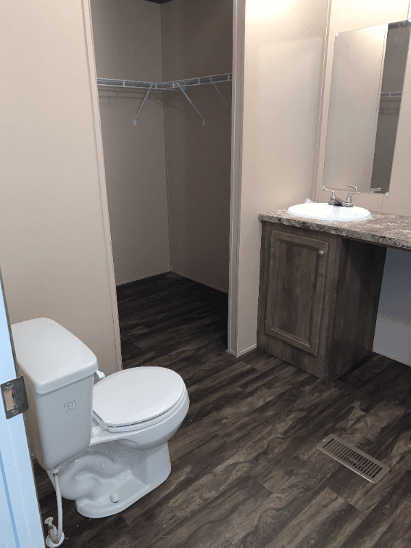 Muncie House: 10 E Dogwood Dr