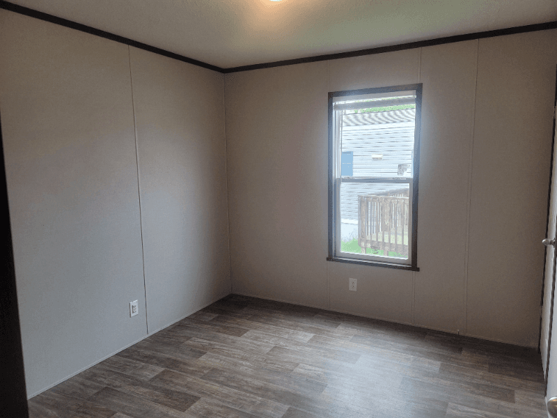Muncie House: 10 E Dogwood Dr