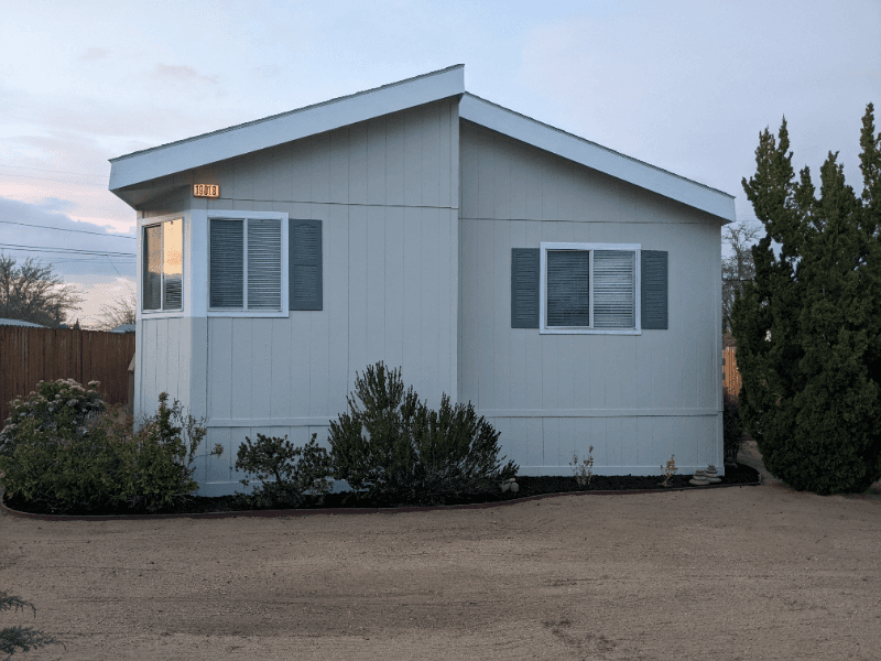 Hesperia House: 19018 Westlawn Street