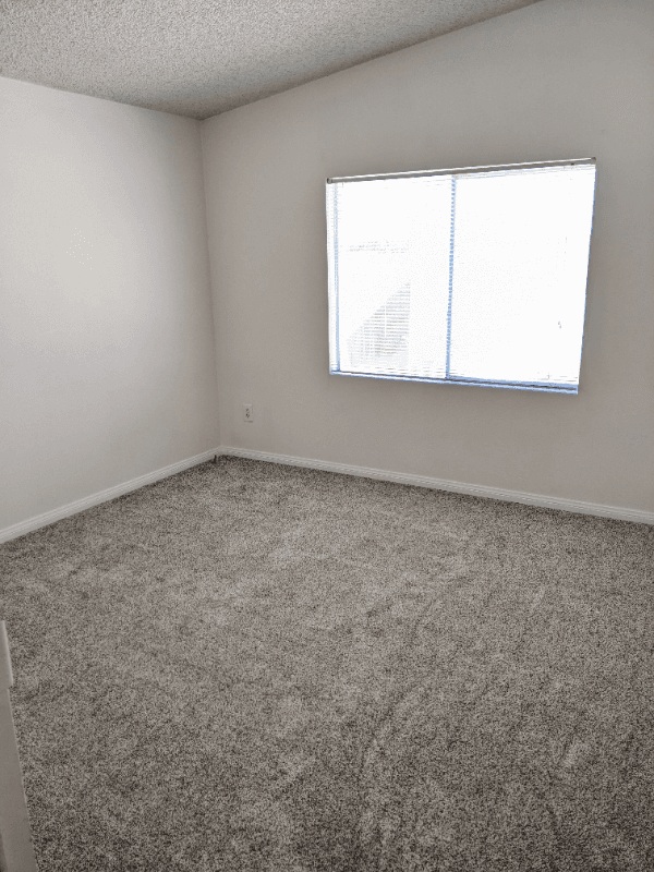 Hesperia House: 19018 Westlawn Street