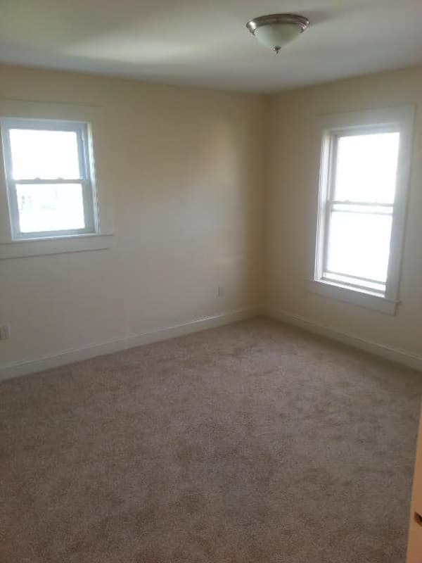 Nashua Apartment: 2 Mitchell St.