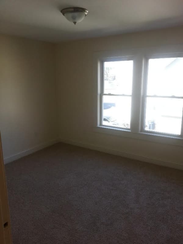 Nashua Apartment: 2 Mitchell St.