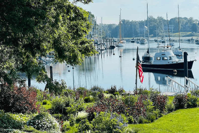Cos Cob Townhome: 25 Valley Road
