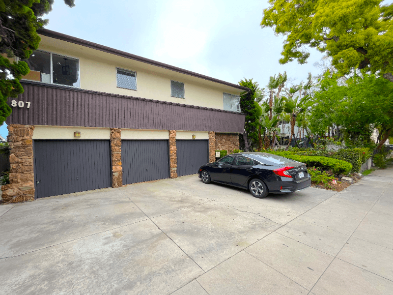 Santa Monica Apartment: 807 3rd St.