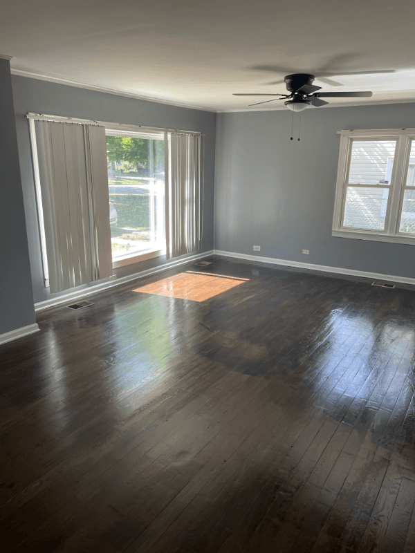 Evanston House: 1619 Oakton St