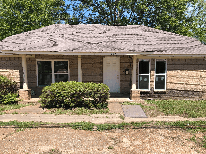Winona House: 211 Greensboro St