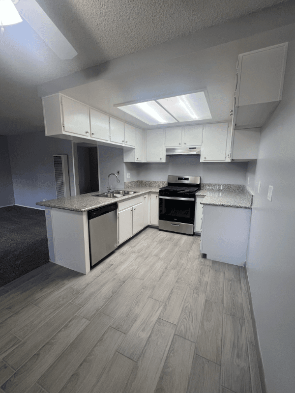 Anaheim Apartment: 212 S Ohio St