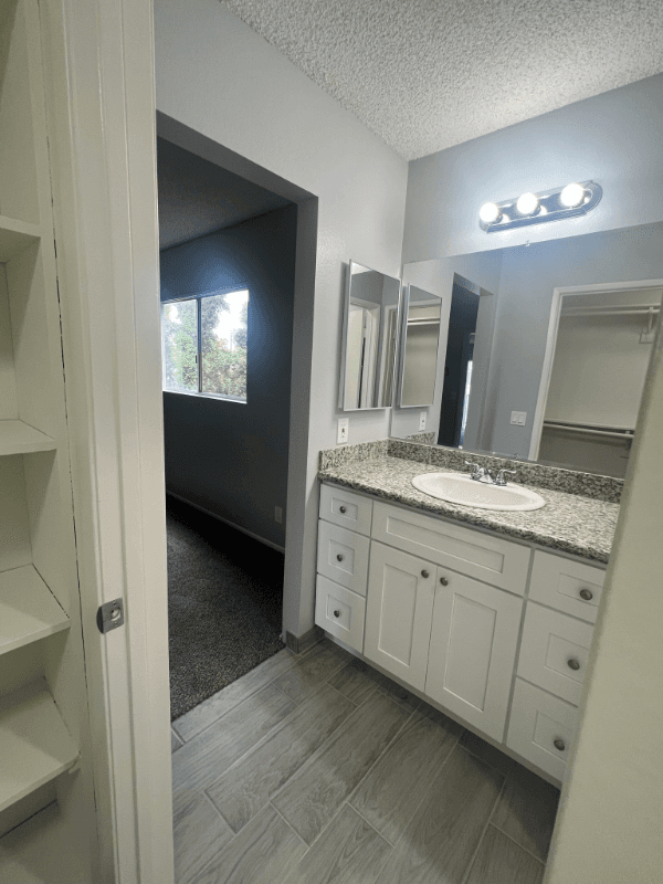 Anaheim Apartment: 212 S Ohio St