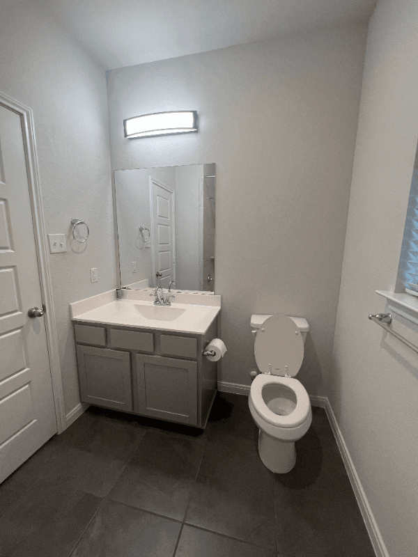 San Antonio House: 8823 Hedford Flats