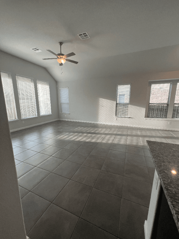 San Antonio House: 8823 Hedford Flats