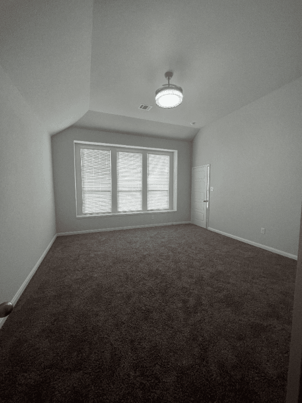 San Antonio House: 8823 Hedford Flats