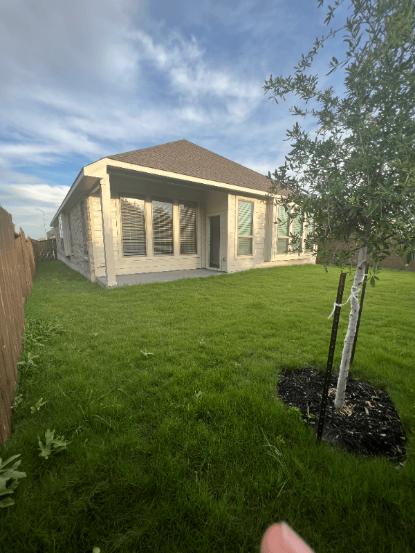 San Antonio House: 8823 Hedford Flats