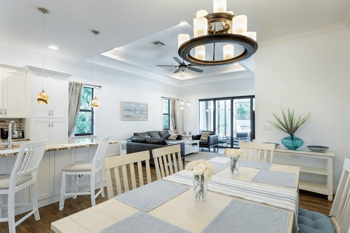 Naples House: 833 109th Ave N