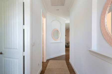 Naples House: 833 109th Ave N