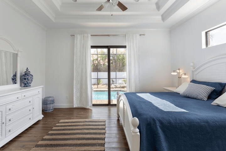 Naples House: 833 109th Ave N