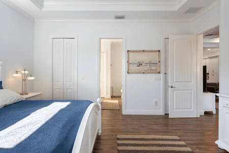 Naples House: 833 109th Ave N