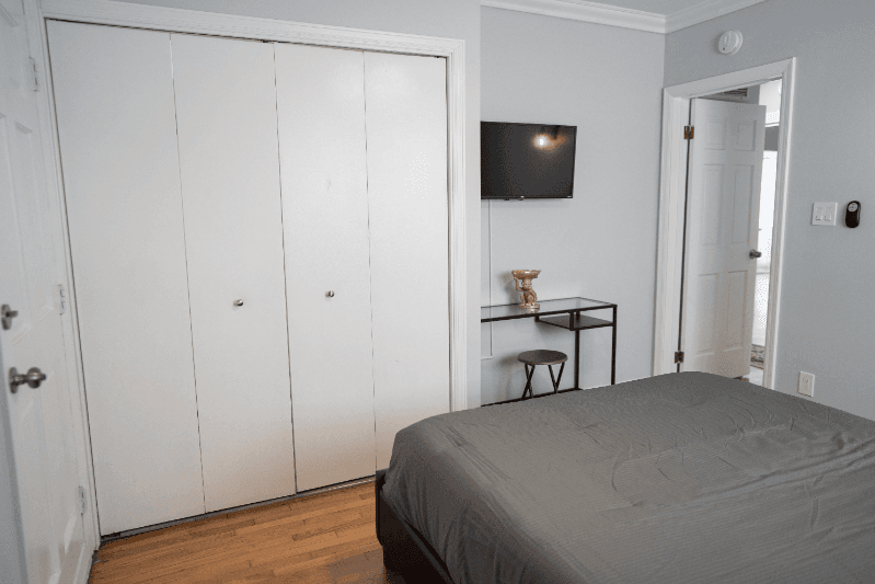NORTH HOLLYWOOD House: 11247 HUSTON ST