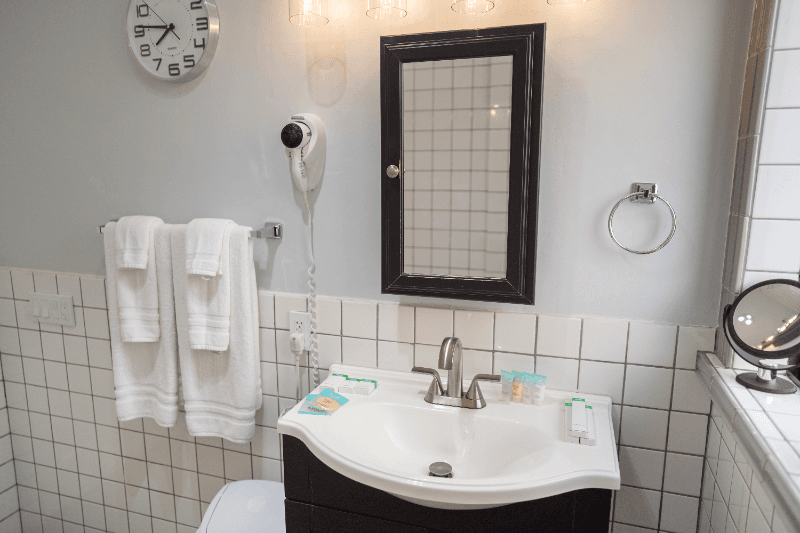 NORTH HOLLYWOOD House: 11247 HUSTON ST